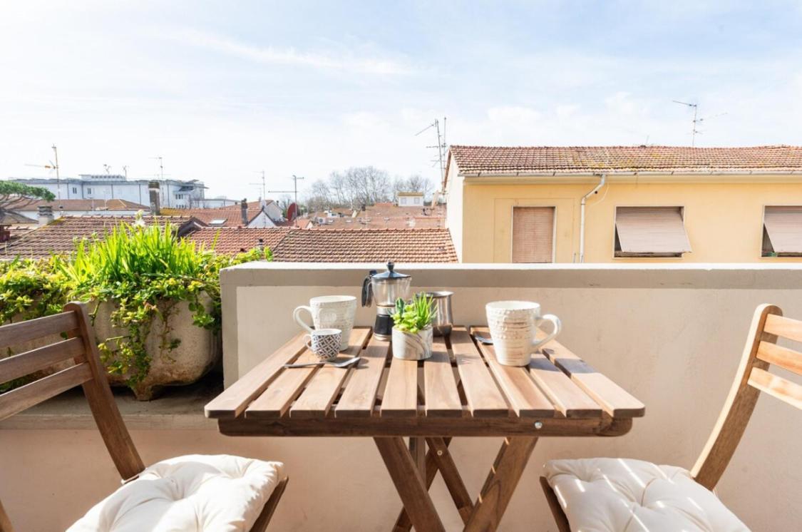 Seaside Apt Private Parking And Near The Beach Viareggio Exterior photo